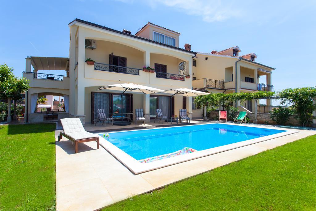 Premium Central Apartments فيرسار المظهر الخارجي الصورة